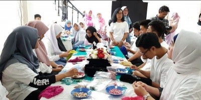 Berbagi Dengan Anak Disabilitas Dan Dhuafa Lewat Rumah Kreatif Amy Atmanto