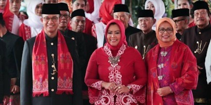 Anna Mariana bersama Gubernur DKI Jakarta Anies Baswedan dan istri, Fery Farhati