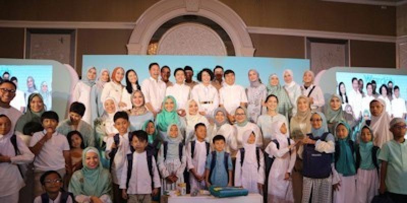 Ramadan Grateful Gathering Wardah dihadiri Ibu Nurhayati Subakat, para brand ambassador Dewi Sandra, Natasha Rizki, dan Zaskia Sungkar serta penyanyi Yura Yunita, Qur'an.id, dan anak-anak The Little Hijabi (foto: Magnifique)