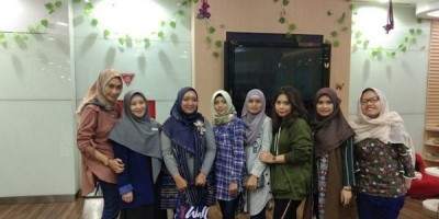 Tampil Cantik Berseri Bersama Wall Street English Pondok Indah