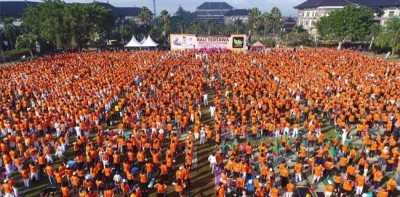 Rekor MURI Senam Yoga Tertawa