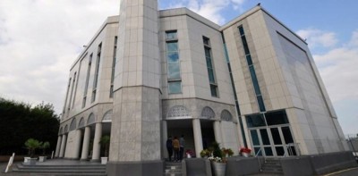 Tanpa Kopiah Di Masjid Tertua London