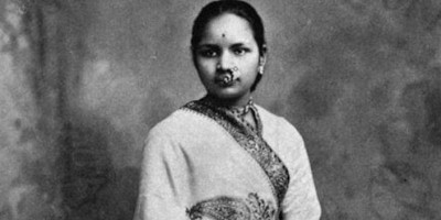 Perempuan India Pertama Lulusan Kedokteran Amerika
