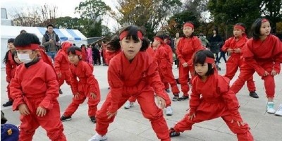 Lestarikan Budaya Ninja, Mahasiswa Jepang Ini Bikin Esay Dengan Tinta Tidak Terlihat