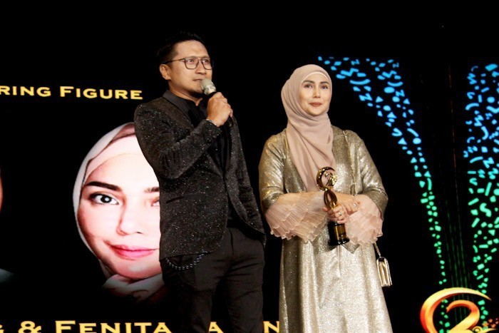 Arie Untung dan Fenita Jayanti/Sarwono