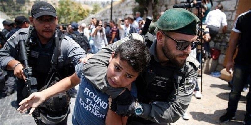 Penangkapan anak Palestina oleh pasukan Israel/Press TV