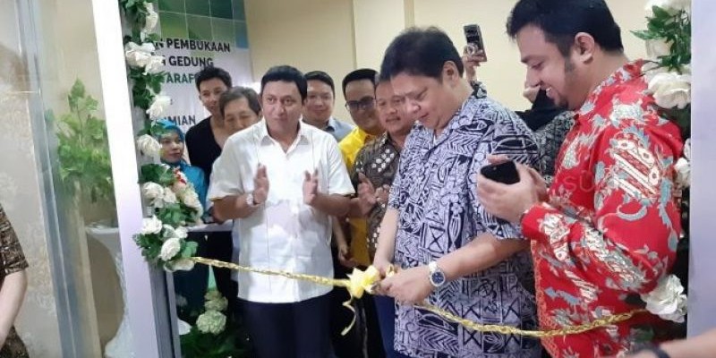 Menteri Airlangga Hartarto melakukan pemotongan pita peresmian Museum A Rafiq/Net