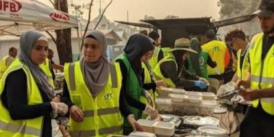 Galang Donasi dan Memasak, Aksi Hijabers Australia Membuat Haru Tim Pemadam Kebakaran