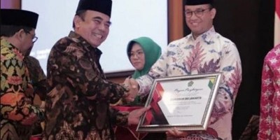 Hibahkan Rp400 M  untuk Guru Agama, Anies Baswedan Raih Penghargaan dari Kemenag