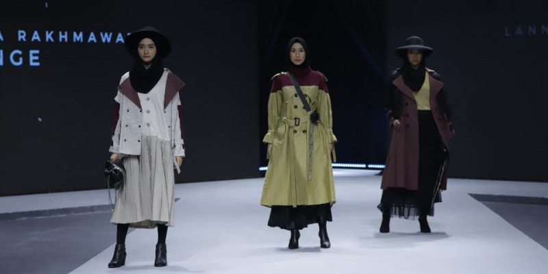 Sebagian dari puluhan karya disainer muda yang tampil cemerlang dalam pagelaran muslim fashion festival 2020/ Foto : Agung Hadiawan