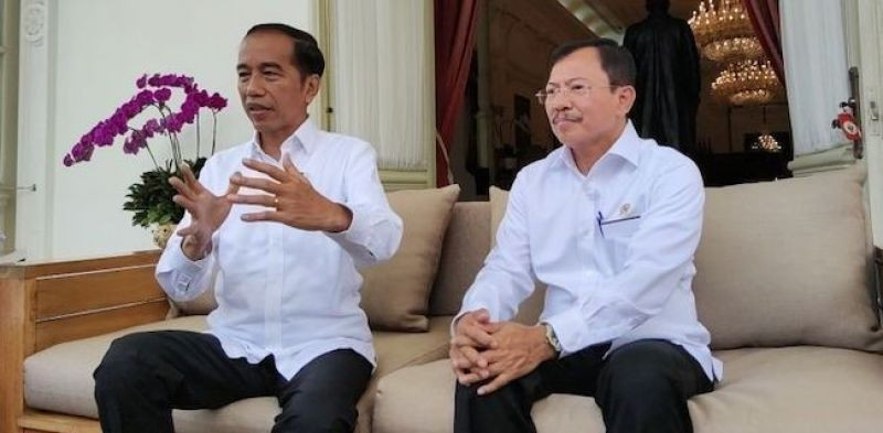 Presiden Joko Widodo mengumumkan dua WNI positif virus corona saat jumpa pers di Komplek Istana Kepresidenan, Jakarta, Senin (02/3/20)