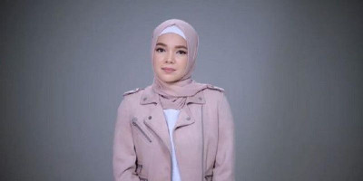 Komentar Bijak Dewi Sandra Soal Ka'bah Sepi: Bukti Bahwa Manusia adalah Makhluk Yang Lemah