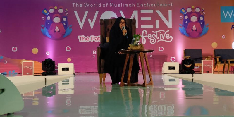 Ustazah Umi Makki saat memberi tausiah pada event Women Festive di Balai Kartini (07/03/20)