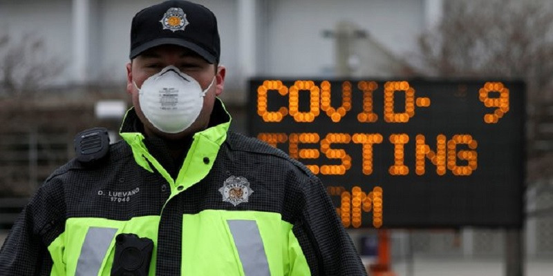 Polisi Inggris bertugas di tengah pandemi virus corona/Net