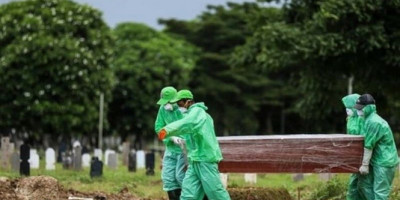 Alasan Mengapa Jenazah Pasien Covid-19 Dibungkus Plastik Dan Tak Boleh Dibuka