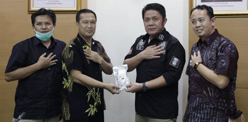 Gubernur Sumatera Selatan, Herman Deru (dua kanan)/Net
