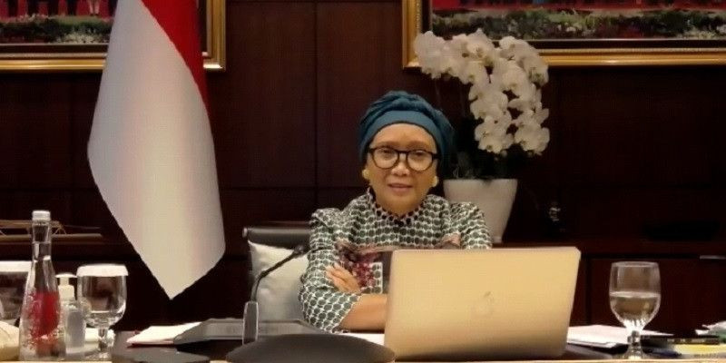 Menteri Luar Negeri RI Retno Marsudi saat menjadi pembicara dalam webinar tren geopolitik dunia di tengah Covid-19/Farah