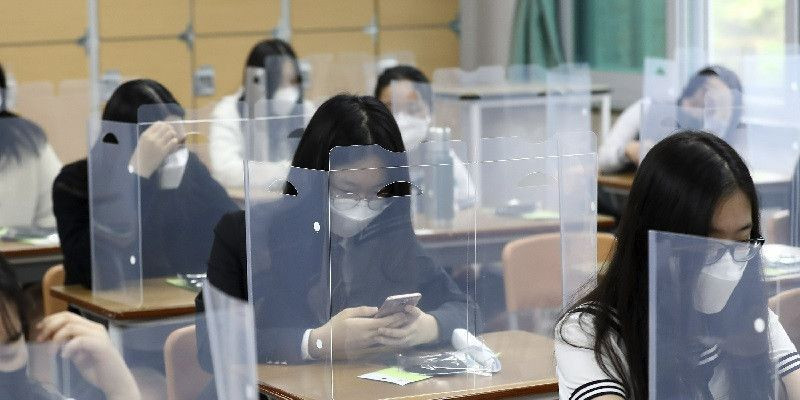Sekolah-sekolah di Korea Selatan menghadapi masa new normal dengan sejumlah persiapan/Net