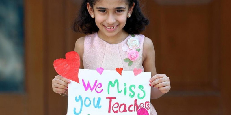 Shamma Tahlak, 8, dari Sekolah Nasional GEMS untuk anak perempuan di Dubai. Kami merindukanmu, guru/ Net