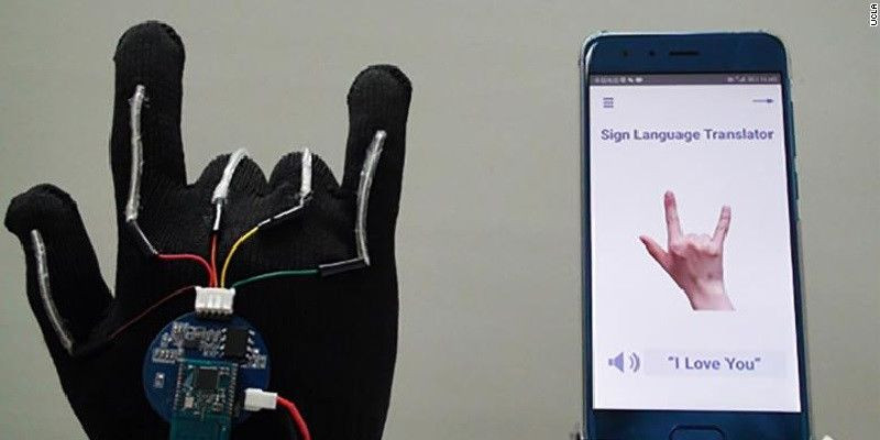 Sarung tangan berteknologi canggih yang bisa membantu orang tuli berkomunikasi/CNN