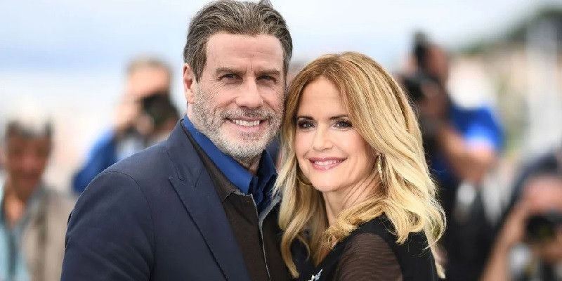 Kelly Preston bersama sang suami. Dia meninggal dunia setelah berjuang melawan kanker payudara/Net