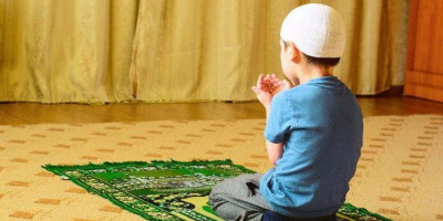 UAS: Lakukan 6 Amalan Ini Untuk Orangtua Yang Sudah Tiada