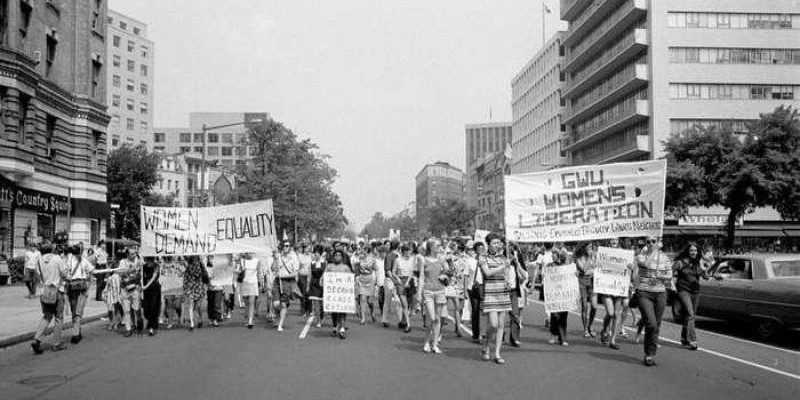Foto women strike day tahun 1970:
Warren K. Leffler—U.S. News & World Report Magazine/ Library of Congress, Washington, D.C. (digital. id. ppmsca 03425)