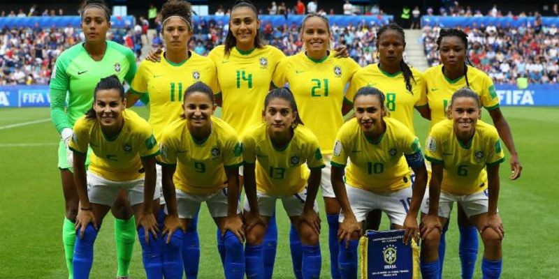 Tim sepakbola wanita Brasil berpose sebelum Piala Dunia Wanita 2019/CNN
