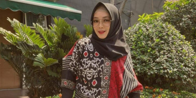 Sukses Turunkan BB Hingga 23 Kg Dalam 3 Bulan, Yuk Intip Diet Ala Rina Gunawan