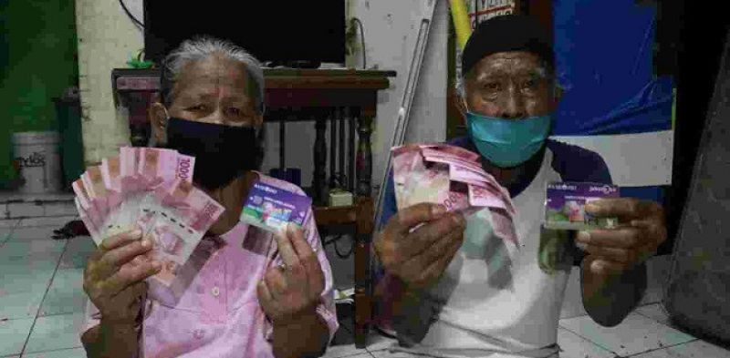 Para lansia pemegang kartu KLJ sudah bisa mencairkan dana bantuan triwulan dari Dinsos Provinsi DKI Jakarta/Istimewa
