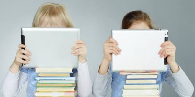 Si Kecil Mulai Kecanduan Gadget di Saat Pandemi? Kenali Tanda dan Segera Temukan Solusinya