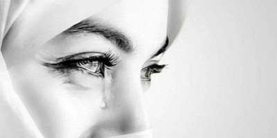 Doa Perempuan yang Mengguncang Dunia
