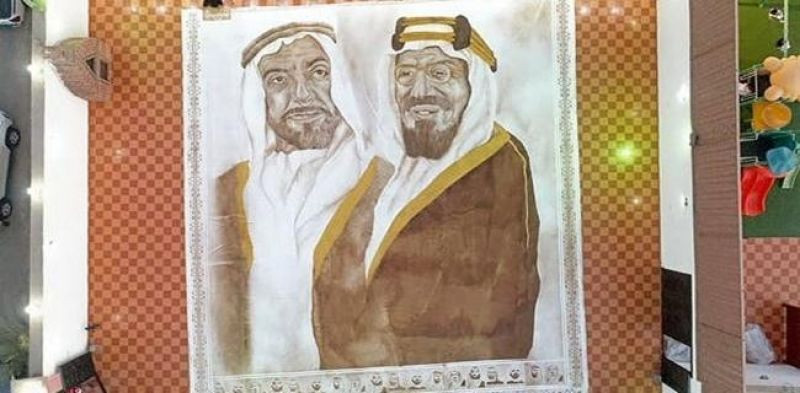 Lukisan wajah para pendiri Arab Saudi dan UEA, yakni mendiang Raja Abdul Aziz bin Saud dan almarhum Sheikh Zayed bin Sultan Al-Nahyan, karya seniman wanita Ohud Abdullah Almalki/ Net