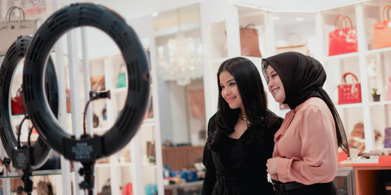 Trisha Amanda Ardi Chas bersama Annisa Pohan/ Foto: Ist