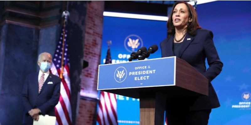 Kamala Harris mengikuti jejak Joe Biden untuk disuntik vaksin Covid-19 di hadpaan kamera demi membangkitkan kepercayaan publik/Net