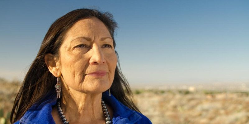 Deb Haaland, wanita asli suku asli Amerika yang diusung Joe Biden untuk jadi Mendagri/Net