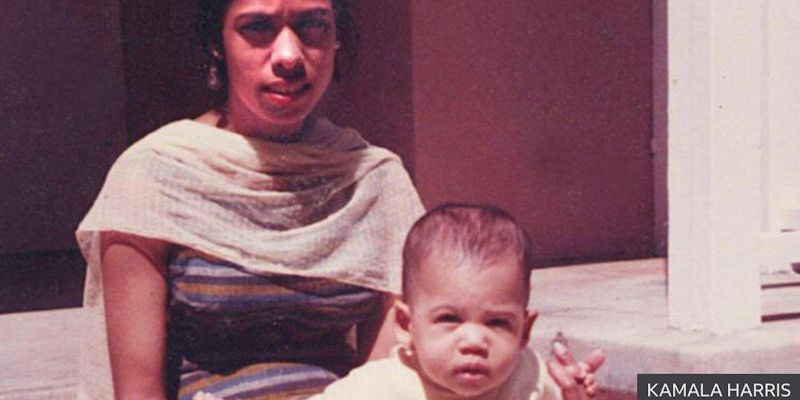 Foto Kamala Harris bersama sang ibu Shyamala Gopalan Harris/BBC
