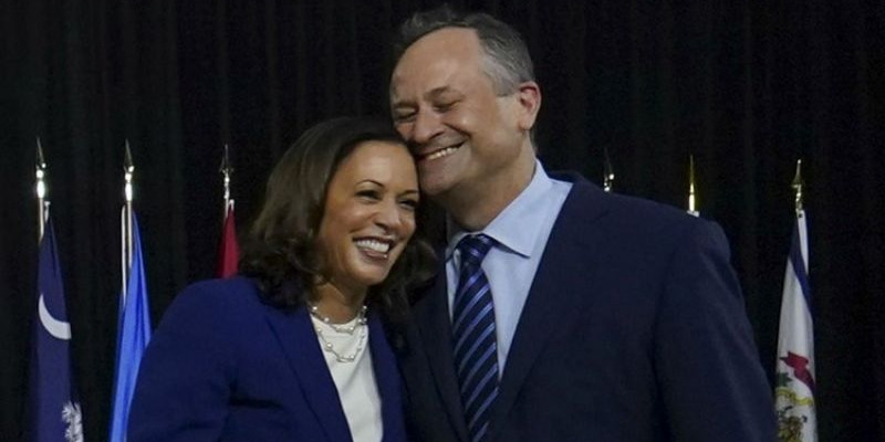 Kamala Harris dan Douglas Emhoff/ Net