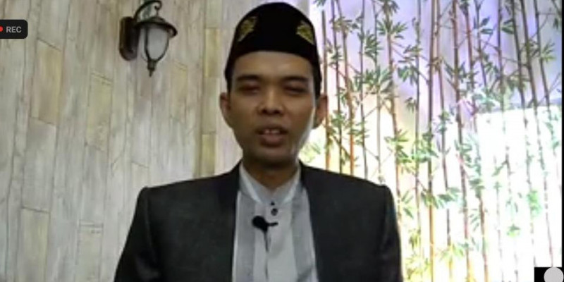 Ustaz Abdul Somad saat menyampaikan tausiyah dalam rangka HUT I Jaringan Media Siber Indonesia (JMSI), Senin (8/2)/ Farah