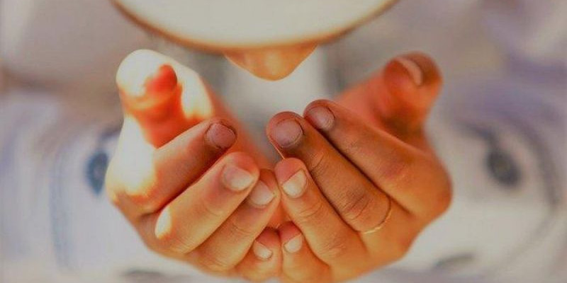 Berdoalah yang baik, karena setiap untaian doa adalah munajat bagi diri kita sendiri/ Net