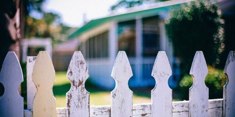 Hidup bertetangga itu amatlah penting, saking pentingnya ada ungkapan, al-jaar qobla daar (tetangga sebelum rumah). Artinya menentukan tetangga lebih penting dari pada rumah yang akan ditempati/ Net