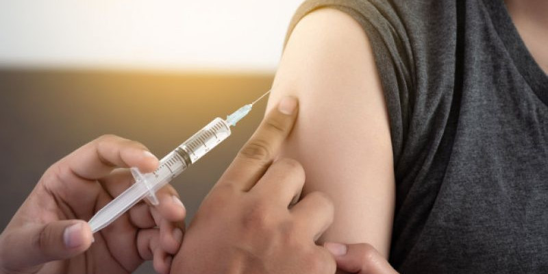 Ilustrasi suntik vaksin/ Net