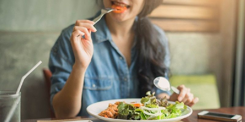 Mindful eating merupakan latihan yang menarik untuk menikmati setiap proses di waktu masak dan makan/Net