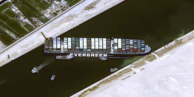 Kapal Ever Given melintang menutupi Terusan Suez/Net