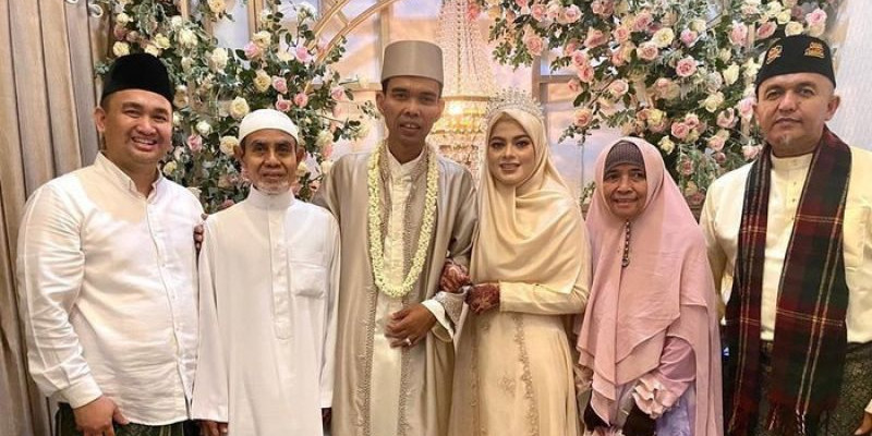 Foto pernikahan Ustaz Abdul Somad dengan Fatimah Az-Zahra, gadis berusia 19 tahun yang merupakan santri penghafal quran, asal Peterongan, Jombang, Jawa Timur/ Net