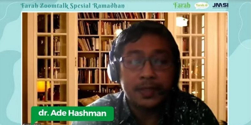 dokter spesialis anestesiologi dan juga penulis buku, dr. Ade Hashman, Sp.An dalam ZoomTalk Farah Magazine/FARAH