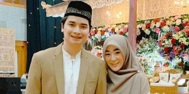 Alvin Faiz bersama sang istri Larissa Chou pada sebuah kesempatan/ Net