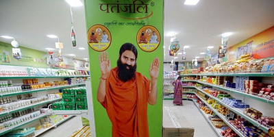 Ribuan Dokter India Tuntut Penangkapan Baba Ramdev Yang Mengklaim Kebal Virus Corona Berkat Yoga