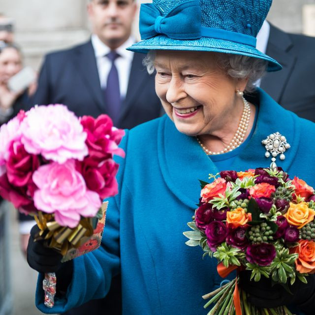 Ratu Elizabeth II menerima Mawar Duke of Edinburgh di Kastil Windsor (09/06/202)/ Net