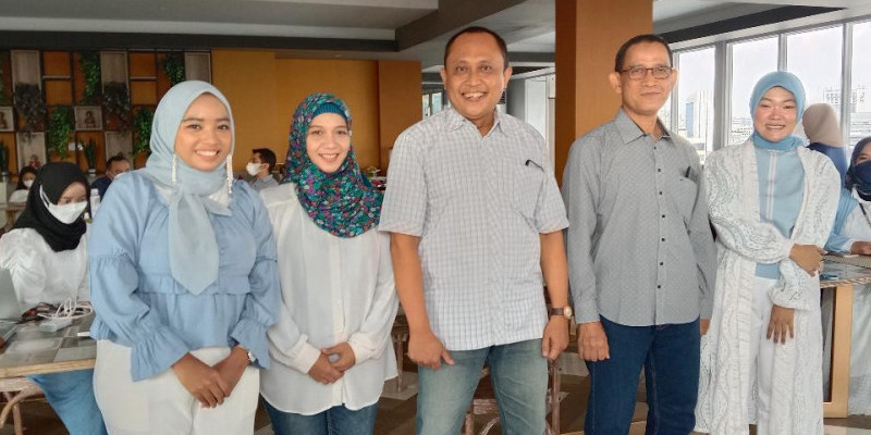 CEO Speak Project Sandika, Perwakilan Kemenpora Bapak Imam Gunawan dan Bapak Rasyid, COO Speak Project Riri/ FARAH